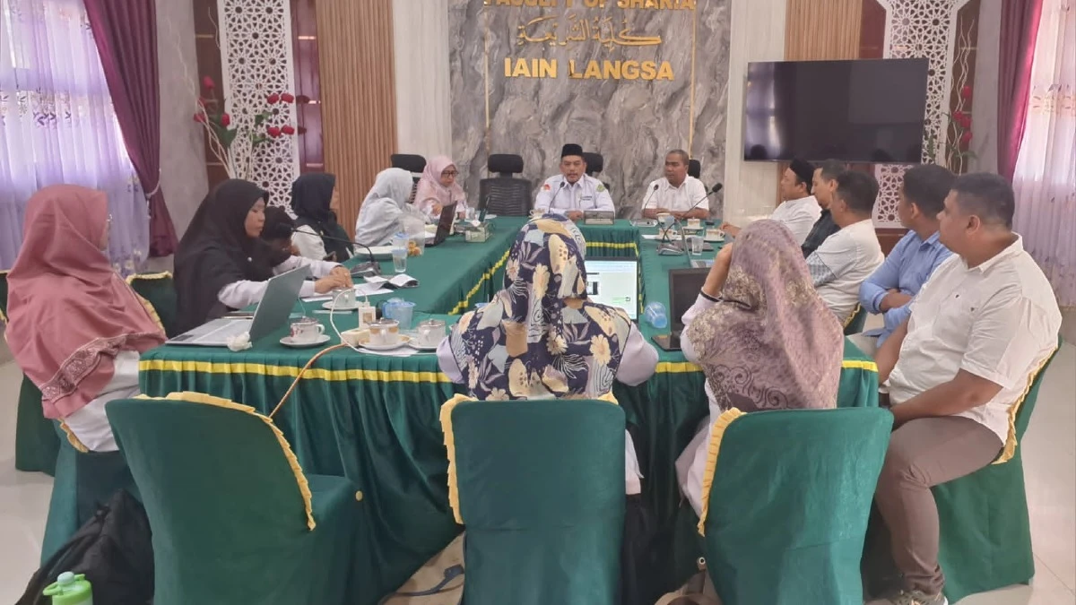 Rektor dan Warek I Tinjau  Persiapan Tim Borang Akreditasi Prodi HTN Fakultas Syariah