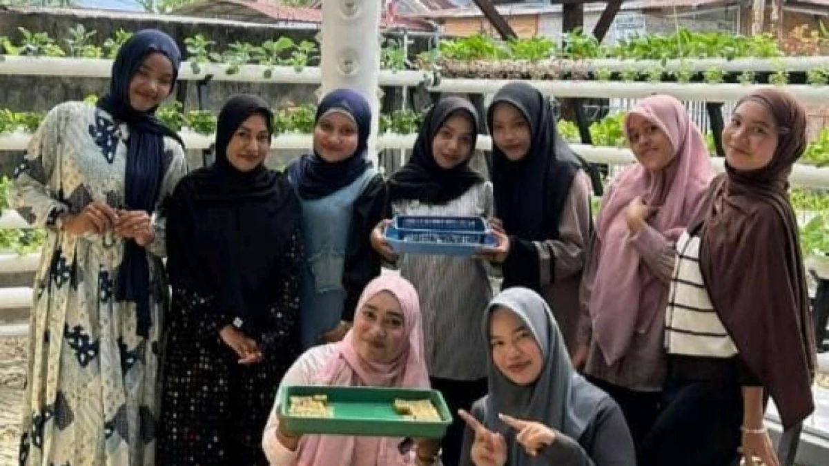 Mahasiswa Fakultas Syariah Kenali Green Tech dan Peluang Usaha melalui Praktikum Hidroponik